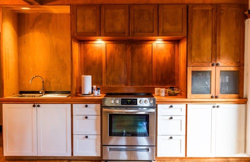 Kingsport Casa | Rose Cottage-Charming, Comfortable, Ocean Breezes