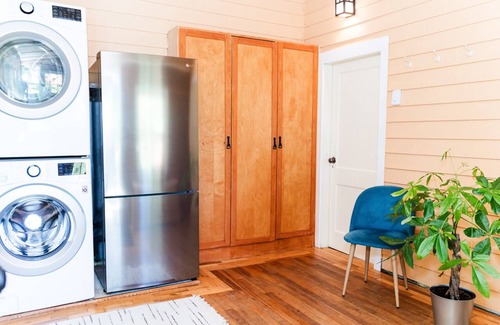 Kingsport Casa | Rose Cottage-Charming, Comfortable, Ocean Breezes