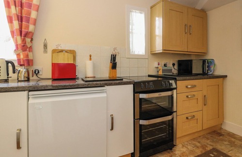Strathpeffer Cabaña | ROSE COTTAGE, family friendly, with a garden in Strathpeffer