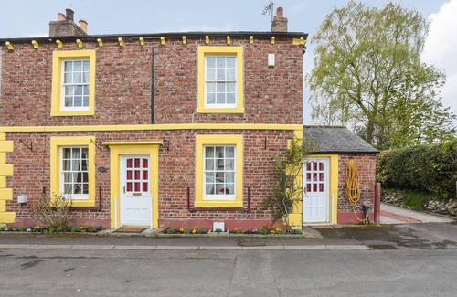 Crosby-on-Eden Cabaña | Rose Cottage