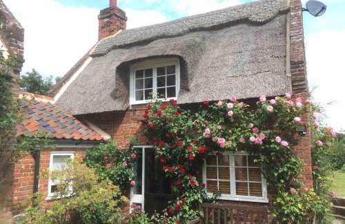 Ludham Casa | Rose Cottage