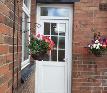 Oakengates Casa | Rose Cottage