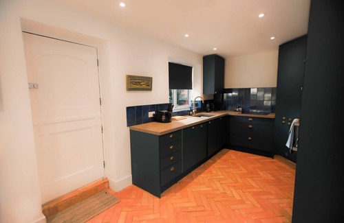 Westfield Cabaña | Rose Cottage