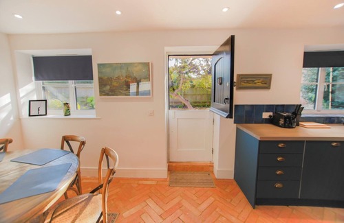 Westfield Cabaña | Rose Cottage