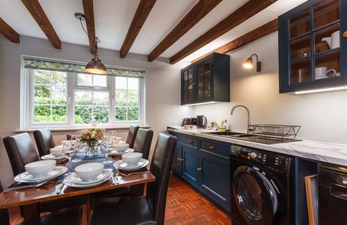 New Forest District Casa | Rose Cottage in the heart of the New Forest, dogs welcome, EV point, sleeps 6