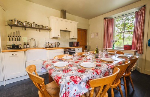 Larachbeg Cabaña | Rose Cottage – Romantic Retreat on the banks of the River Aline