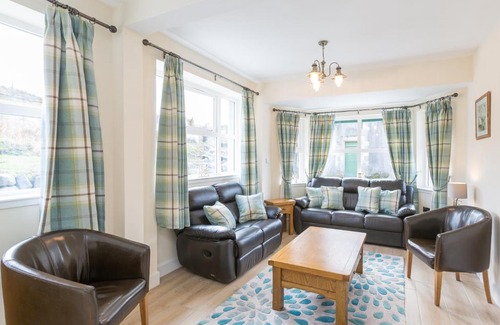Blairgowrie Casa | Rose Cottage with Hot Tub