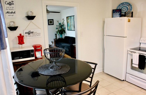 Broken Arrow Casa | Rose District Bungalow pet friendly