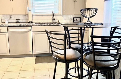 Broken Arrow Casa | Rose District Bungalow pet friendly