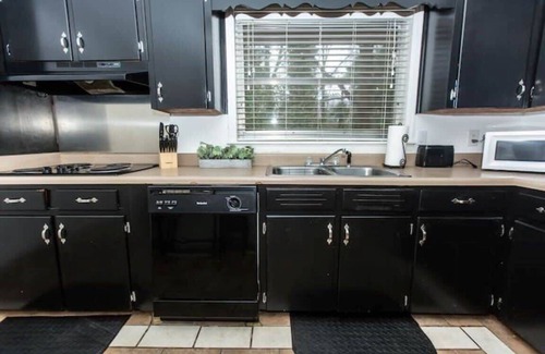 New Castle Casa | Rose Drive Brickstone 8