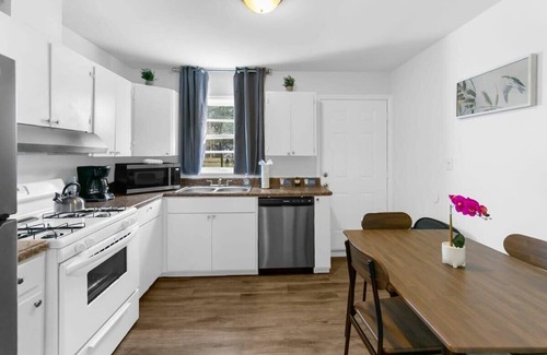 New Castle Casa | Rose Drive Roost 2