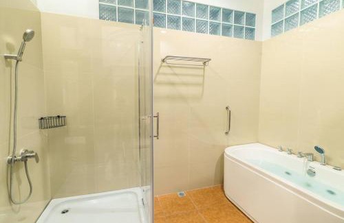 Lampang Apartamento | ROSE - Fong Lee CC Lampang Walking Street