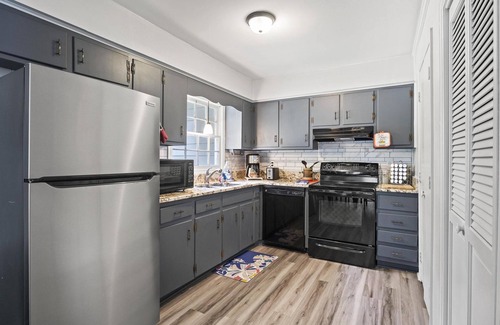 Knightdale Casa | Rose Garden - Delightful Private and Peaceful Home
