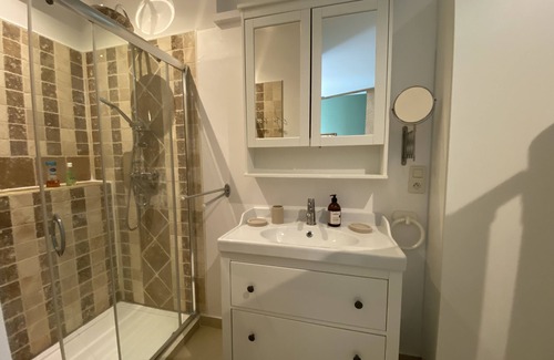 L'Isle-sur-la-Sorgue Apartamento | "Rose Island in the heart of the city