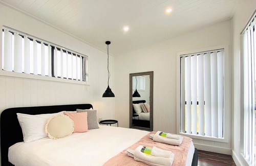 Grattai Casa | 'Rose Quartz' Gorgeous Cabin with Outdoor Bath