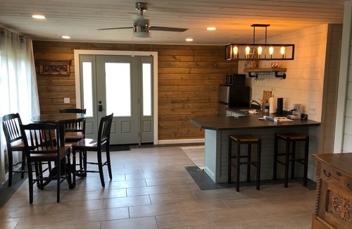 Weston Cabina | Rose’ Retreat