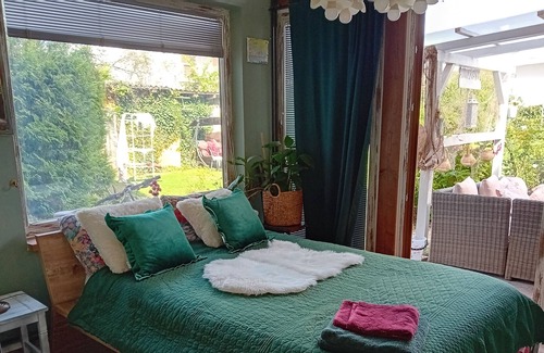 Ljubljana Cama Y Desayuno | Rose room with nice terrace in the peacefull area of Ljubljana Slovenia