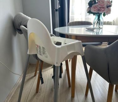 g.k. Strelbishte Apartamento | Rose's apt - NEWLY REFURBISHED, South park, Free Parking, Mountain View, self check-in, close to metro, stores, family-friendly