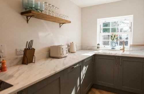 Gartocharn Casa | Rosebank Cottage - Hot Tub & Log Stove