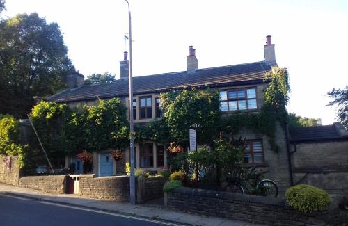 Haworth Casa | Rosebud Cottage Guest House