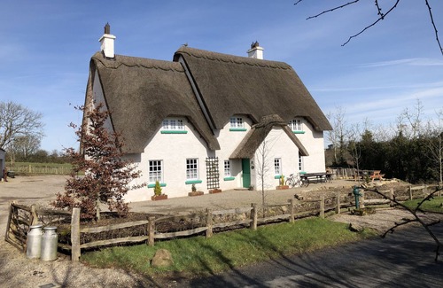 Cookstown Cabaña | Irish Thatched Cottage