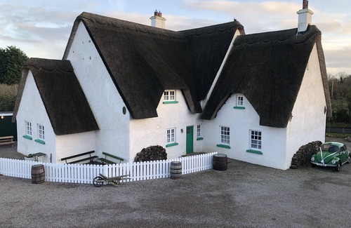 Cookstown Cabaña | Irish Thatched Cottage