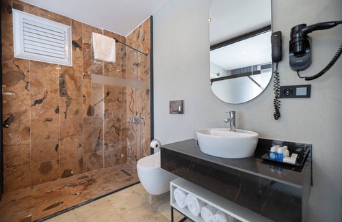 Gulluk Hotel | Roseira Mar-Inn Luxury