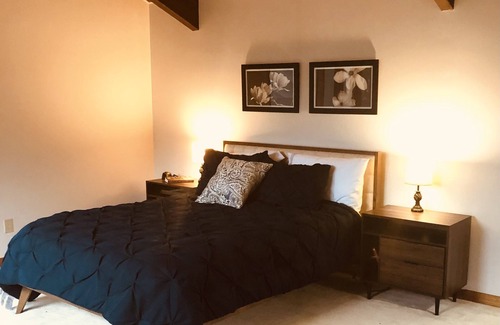 Roseland Cabina | Roseland, VA. Private mountain retreat on 63 acres.