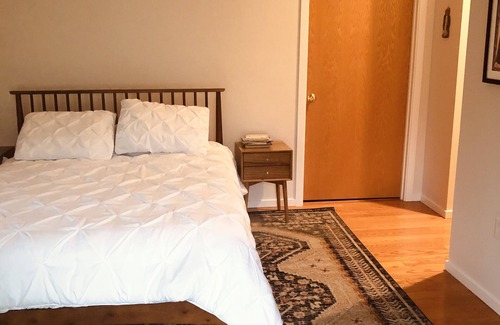 Roseland Cabina | Roseland, VA. Private mountain retreat on 63 acres.