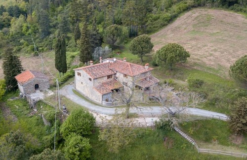 Pontassieve Apartamento | Rosemary Apartment, one-bedroom apartment with pool view
