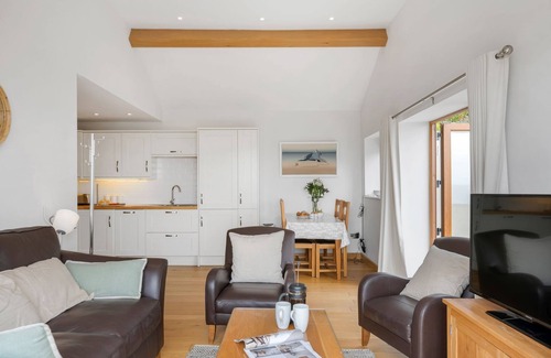 Marazion Cabaña | Rosemerryn - A spacious ground floor annexe in Marazion with unbelievable sea views, just 150 metr