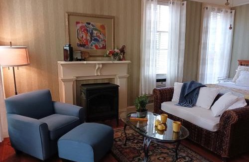 Downtown Little Rock Cama Y Desayuno | Rosemont B&B Cottages