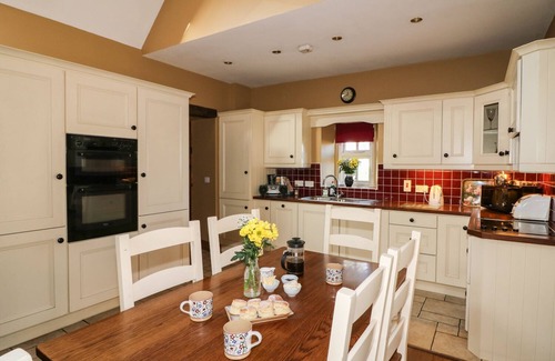 Marshalstown Cabaña | ROSEMOUNT COACH HOUSE, pet friendly in Enniscorthy, County Wexford