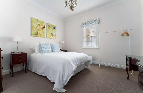Meadow Flat Casa | Rosevilla Retreat - Beautiful Farm Getaway