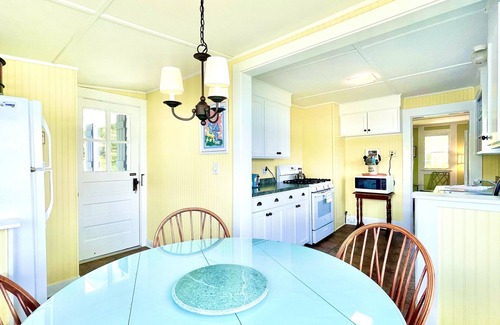 East Boothbay Cabaña | Rosewater Cottage - Oceanfront on Linekin Bay!
