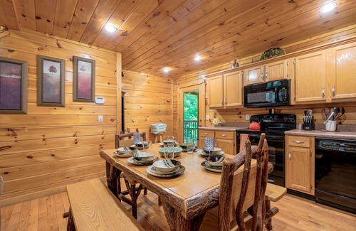 Gatlinburg - Pigeon Forge Cabina | Rosey Bear 2 Bedroom Cabin