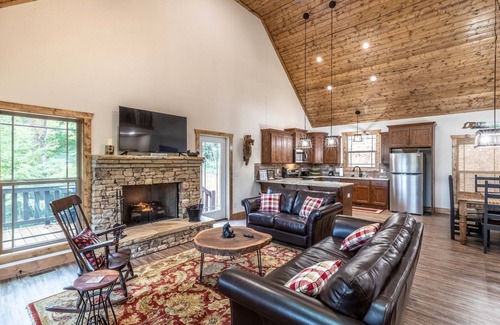 Sylva Casa | Rosey Hazel - Stunning Mountain Views!