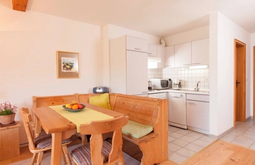 Breitbrunn a. Chiemsee Apartamento | Rosl vacation apartment, 45 sqm for 2-3 people in the attic