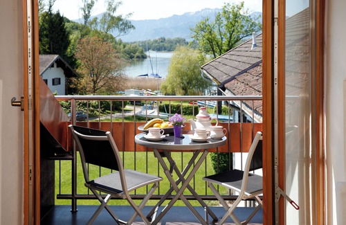 Breitbrunn a. Chiemsee Apartamento | Rosl vacation apartment, 45 sqm for 2-3 people in the attic