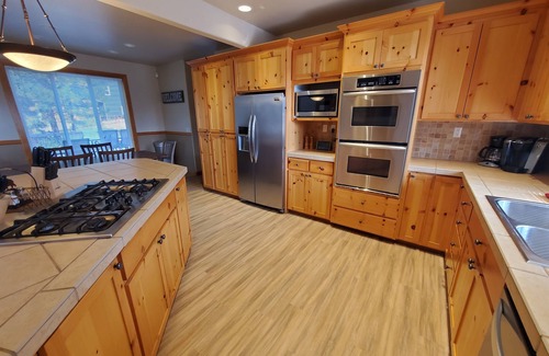 Ronald Casa | Roslyn Pines: Hot Tub, Spacious Deck, Dogs Welcome