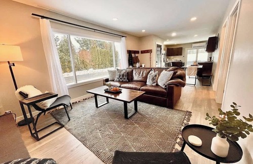 Roslyn Casa | Roslyn Retreat w/ RV Parking, MTB, Walk Downtown