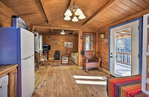 Rosman Apartamento | Rosman Vacation Rental w/ Charcoal Grill!