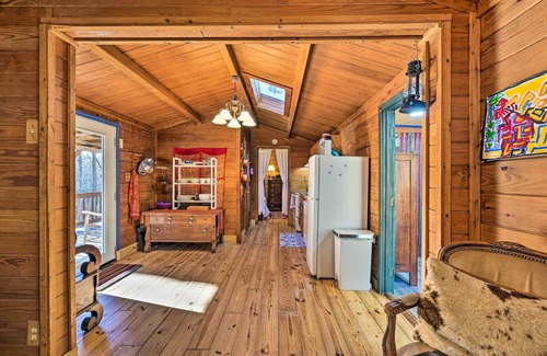 Rosman Apartamento | Rosman Vacation Rental w/ Charcoal Grill!