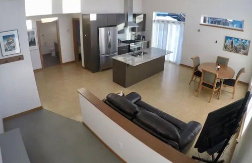 Rossland Casa | Rossland Mountain View - New 2-bedroom Home