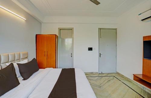 Sushant Lok Hotel | Roswell Inn