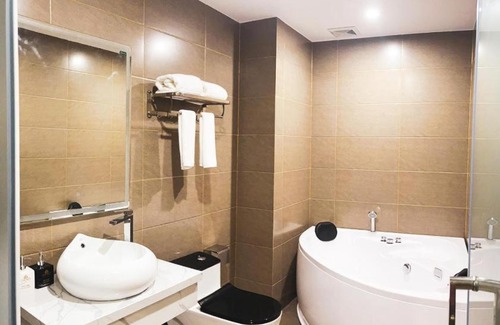 Ha Dong Hotel | Bay Luxury - Rosy Hotel Hà Đông