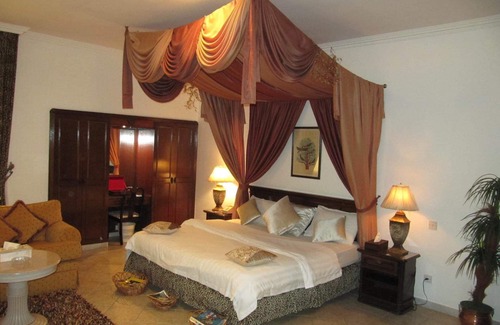 Al-Hamra'a Hotel | Rotanah Hotel