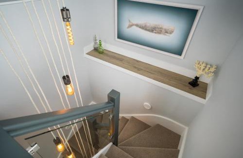 Cowes Casa | Rotherwood, Gurnard Seafront