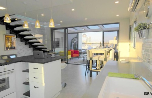 Florentin Apartamento | Rothschild Area - Luxury Duplex Penthouse