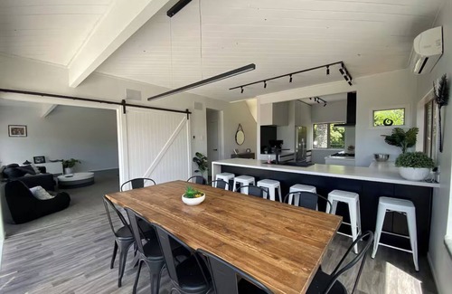 Lake Okareka Apartamento | Rotorua Lake Ōkareka Studio with Views, Spa & BBQ